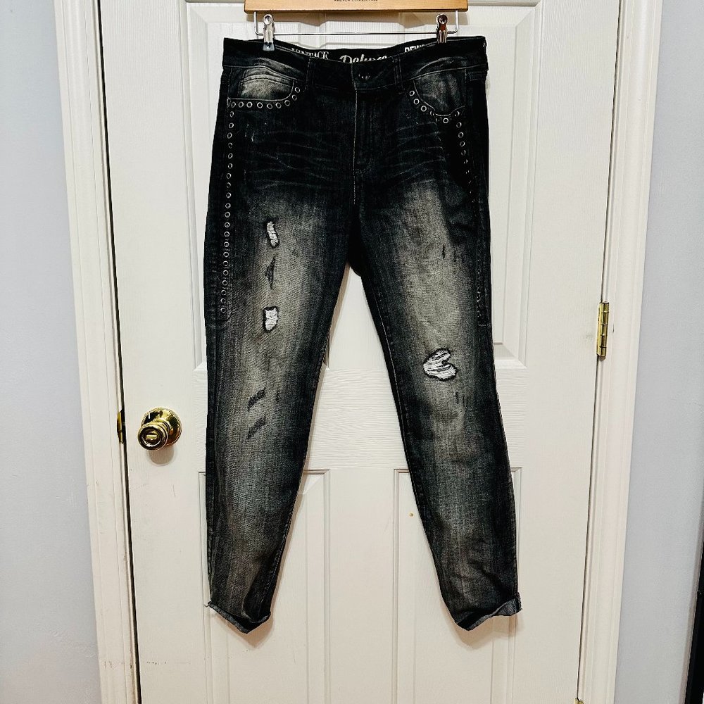 VINTAGE REUNION DELUXE REWASH HI RISE RIVETS DISTRESSED  BLACK JEANS